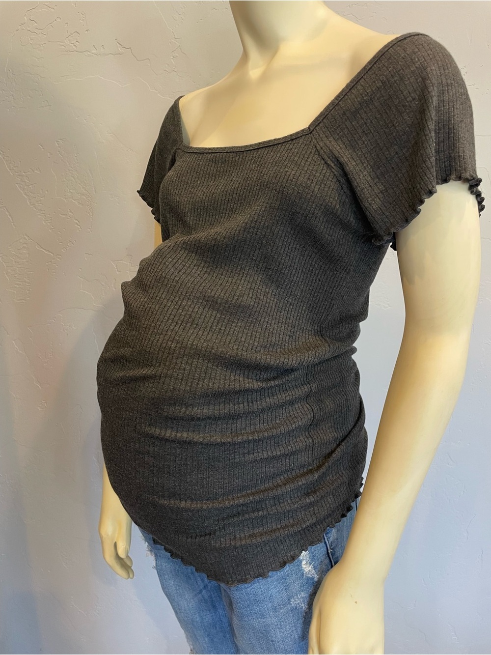 A Pea in the Pod Dark Gray Ribbed Square Neck Maternity Tee M